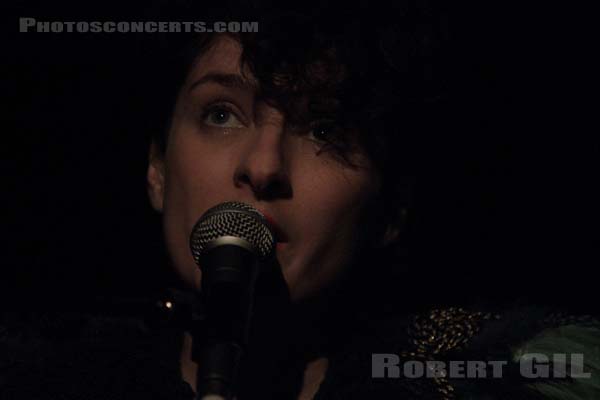 ALICE LEWIS - 2011-01-21 - PARIS - La Loge - 